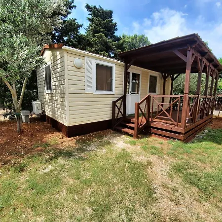 Kamp Rujno ホリデーパーク スタリグラード