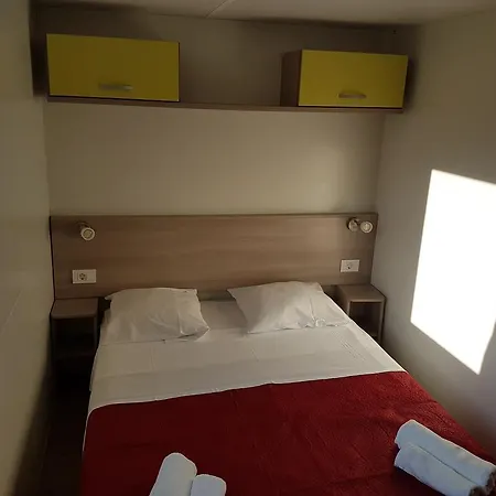 Kamp Rujno * Starigrad Paklenica