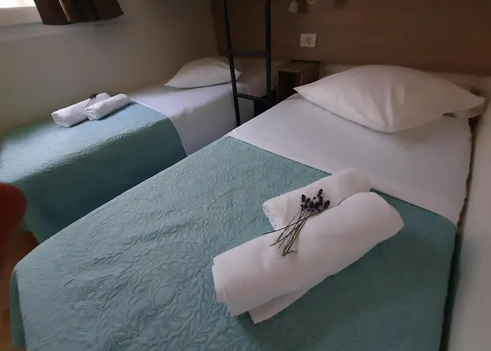 Kamp Rujno Tatil parkı Starigrad Paklenica