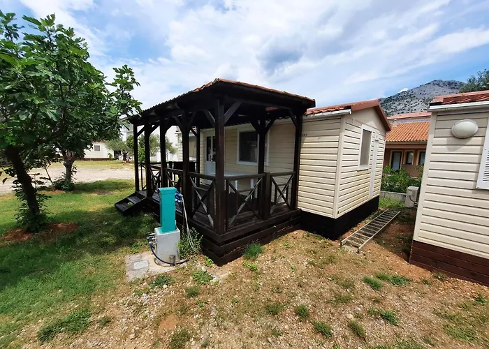 Kamp Rujno Tatil parkı