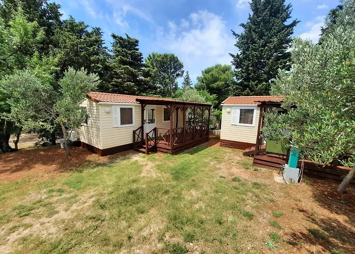 Kamp Rujno Tatil parkı