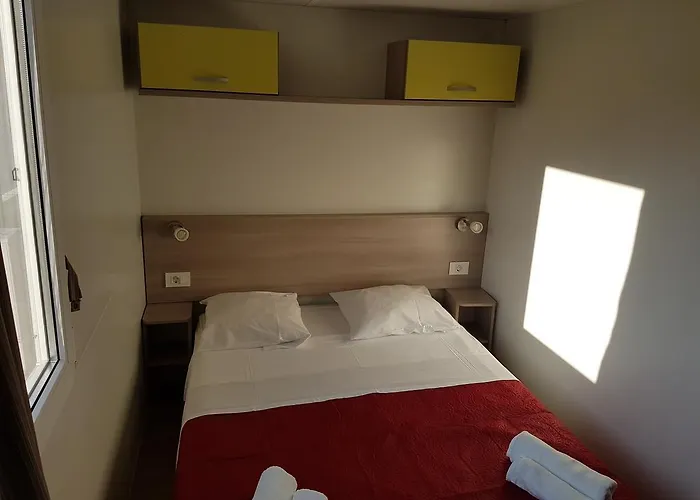 Kamp Rujno * Starigrad Paklenica